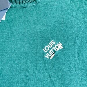 Green Knit Graphic Tee – Size Large (New with Tags)